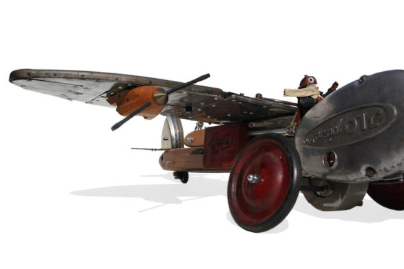 Airplane assemblage junkart
