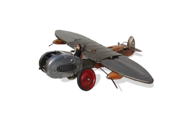 Airplane assemblage junkart